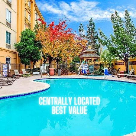 Отель La Quinta By Wyndham Fremont / Silicon Valley Экстерьер фото